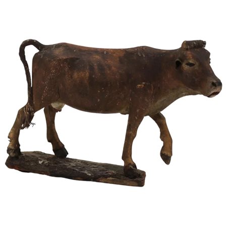 Mucca Legno e cartapesta dipinta. Sicilia. Fine secolo XVIII. Cm 11x18