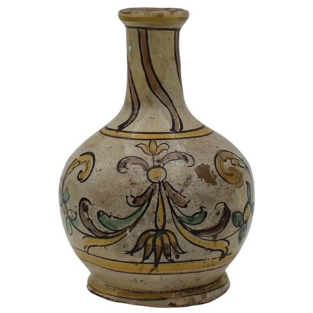 Bottiglia Maiolica con decoro a tutto tondo a motivi ornamentali e vegetali...
