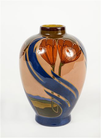 Carl Sigmund Luber (Monaco di Baviera, 1868 - 1934) 
Vaso in stile Jugendstil 
Vaso in ceramica Cm 16x10