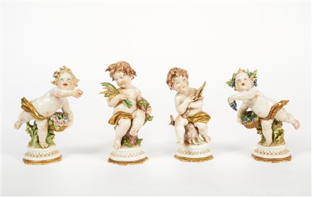  
"Putti" 
Sculture in ceramica  Cm h 14,5;14;14;14