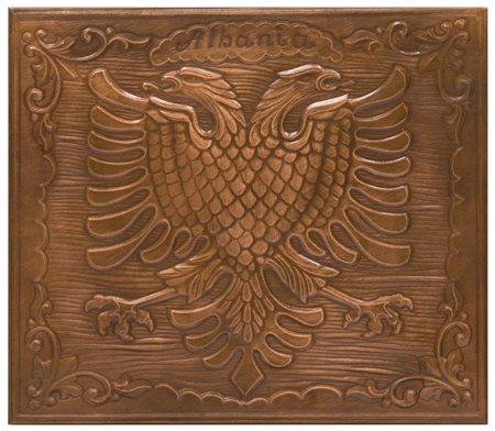 Albania. Produzione industriale (XX secolo)
Stemma in rame raffigurante un’aquila a due teste, emblema dell’Albania