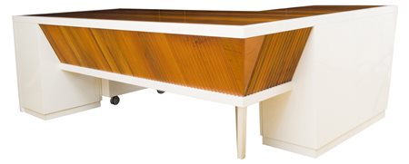 Martino Pesavento (1970)
Scrivania esecutiva con cassettiera separata