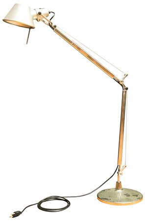 Michele De Lucchi (1951), Giancarlo Fassina  (1935-2019), per Artemide
Lampada Tolomeo