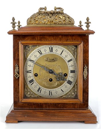 Kienzle Uhren GmbH (1822)
Orologio da tavolo modello 563b/01, con chiave