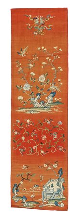 Cina, dinastia Qing, Coppia di pannelli kesi con figurazioni di buon augurio....
