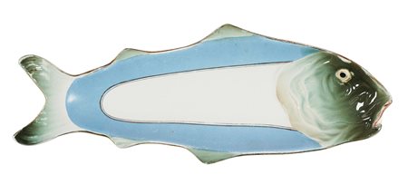Ivan Emelyanovich Kuznetsov, Piatto a pesce. Ceramica smaltata. cm 13x36....