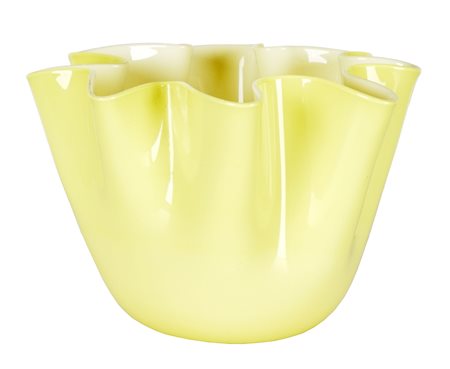 Paolo Venini, Vaso Fazzoletto foderato. 1950 ca. Vetro di Murano a doppio...