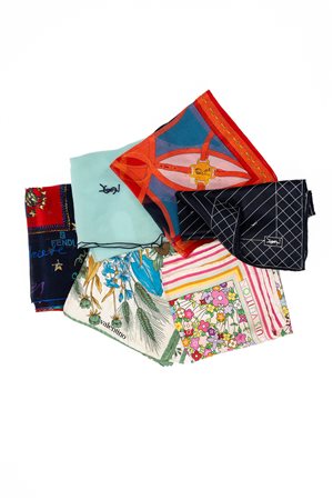 Louis Vuitton - Yves Saint Laurent - Roberta di Camerino - Fendi - Valentino - Lotto di sei foulard