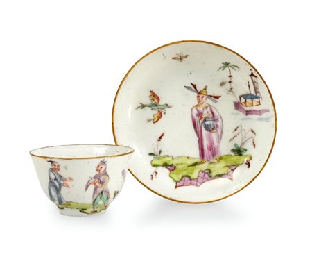 TAZZA CON PIATTO IN PORCELLANA, BASSANO, XVIII SEC