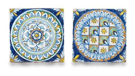 DUE PIASTRELLE IN MAIOLICA, XVIII SECOLO, decoro p