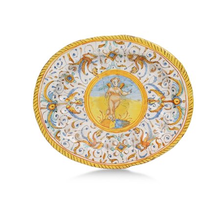 PIATTO IN MAIOLICA, DERUTA, XVII SECOLO, ovale cen