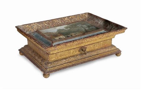 COFANETTO IN CARTONE PRESSATO, DORATO E DECORATO C