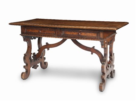 TAVOLO A LIRA IN LEGNO DI NOCE, XVII SECOLO, fasci