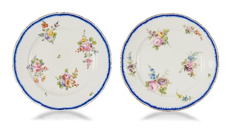 COPPIA DI PIATTI IN PORCELLANA, SEVRES, XVIII SECO