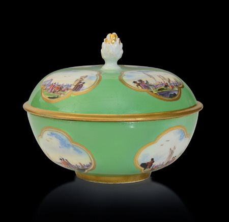 ECUELLE CON COPERCHIO IN PORCELLANA, MEISSEN, 1740