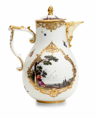 CAFFETTIERA IN PORCELLANA, MEISSEN, 1740, piriform