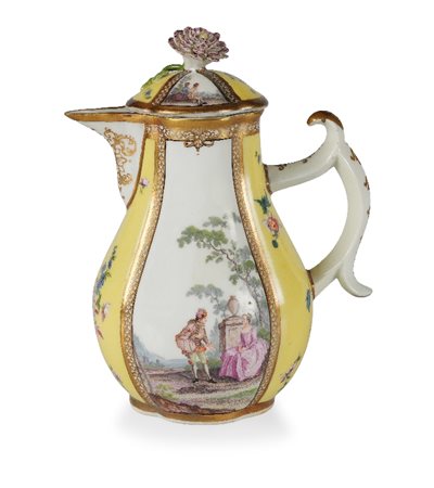 CAFFETTIERA CON COPERCHIO IN PORCELLANA, MEISSEN, 