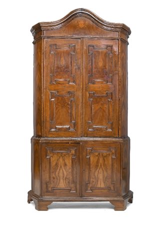 CREDENZA A DUE CORPI LASTRONATA IN NOCE E RADICA D