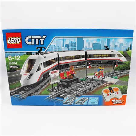 The LEGO Group  
LEGO 60051 – High–speed Passenger Train 2014
 58 x 38 x 10 cm