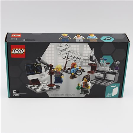 The LEGO Group  
LEGO 21110 – Research Institute 2014
 26 x 14 x 5 cm