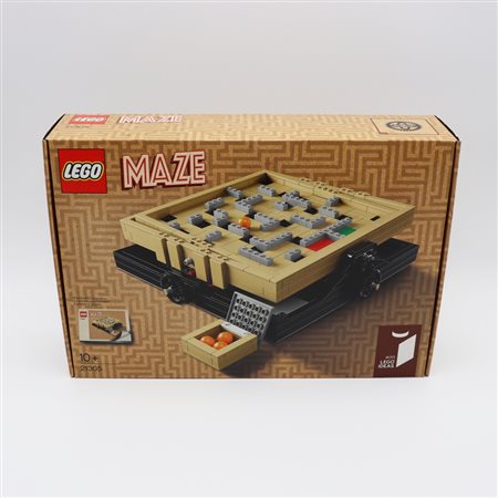 The LEGO Group  
LEGO 21305 – Maze 2016
 38 x 26 x 9 cm