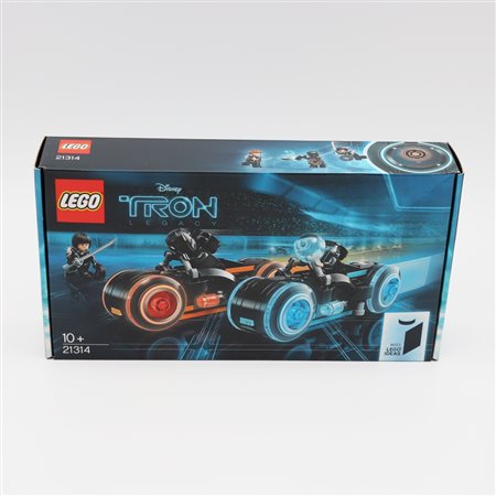 The LEGO Group  
LEGO 21314 – TRON: Legacy Lightcycle 2018
 26 x 14 x 5 cm