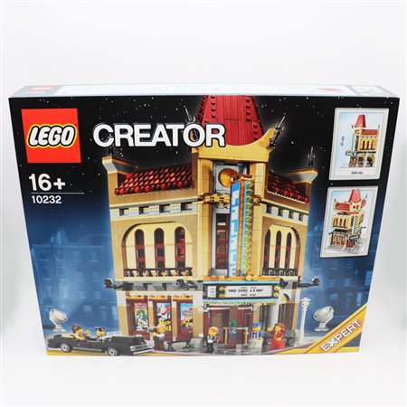 The LEGO Group  
LEGO 10232 – Palace Cinema 2013
 58 x 48 x 9 cm