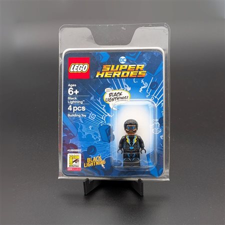 The LEGO Group  
LEGO comcon056 – Black Lightning (San Diego Comic–Con Exclusive) 2018
 10.4 x 14.4 x 2.5 cm