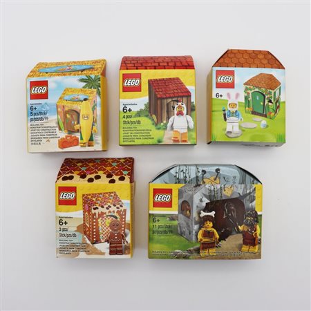 The LEGO Group  
LEGO Seasonal & Novelty Minifigures – Five–Pack Lot 2016 – 2018
 