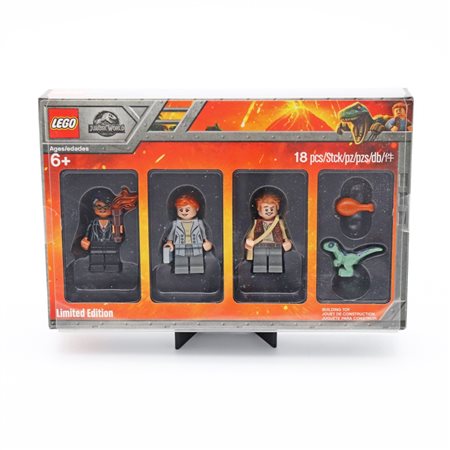 The LEGO Group  
LEGO 5005255 – Jurassic World Minifigure Collection 2018
 18.6 x 12.5 x 3.2 cm