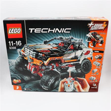 The LEGO Group  
LEGO 9398 – 4 x 4 Crawler 2012
 58 x 48 x 9 cm