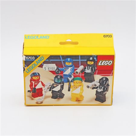 The LEGO Group  
LEGO 6703 – Space Mini–Figures 1988
 11.5 x 7 x 3.7 cm