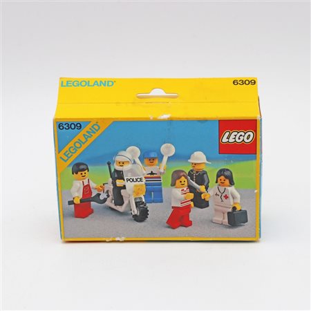 The LEGO Group  
LEGO 6309 – Town Mini–Figures 1988
 14.2 x 4.7 x 9.5 cm