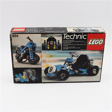 The LEGO Group  
LEGO 854 – Go–Kart 1978
 31.5 x 19 x 5.6 cm