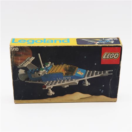 The LEGO Group  
LEGO 918 – Space Transport 1979
 23 x 14.5 x 3.9 cm