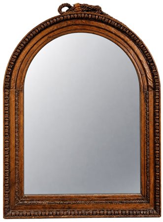  
Specchiera a cappuccina da parete in legno XIX secolo
 108 x 84,5 cm