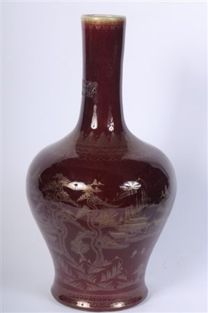  
Vaso a bottiglia in porcellana Cina, prima metà XX secolo
 40 x 5,5 x 13,5 cm