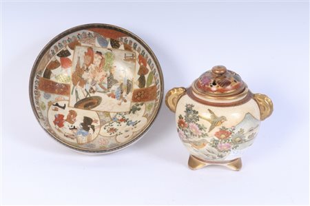  
Lotto di una ciotola ed un portaprofumi periodo Meiji
 vaso 11, 5 x 6 cm; ciotola 15 x 6 cm