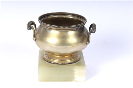  
Vaso biansato in argento XX secolo
 11 x 12 cm