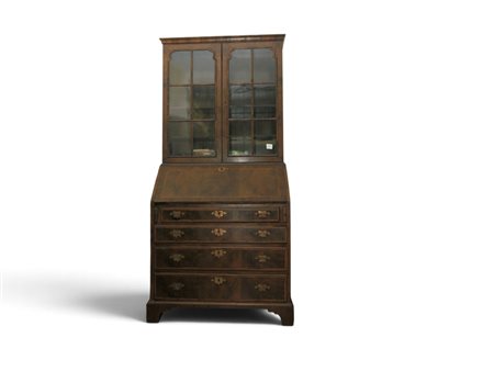  
Cassettone a ribalta con alzata XIX secolo
 200 x 96 x 52 cm