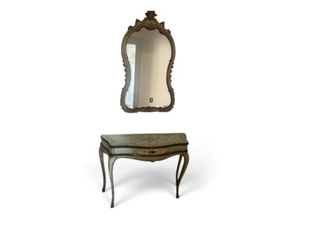  
Consolle con specchiera inizi XX secolo
 tavolo 77 x 10 x 39 cm; specchio 110 x 70 x 6 cm