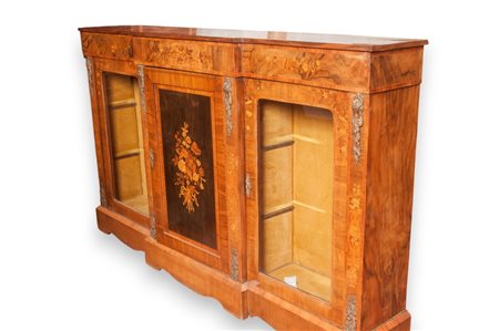  
Credenza da appoggio a tre sportelli metà XX secolo
 109 x 180 x 33 cm