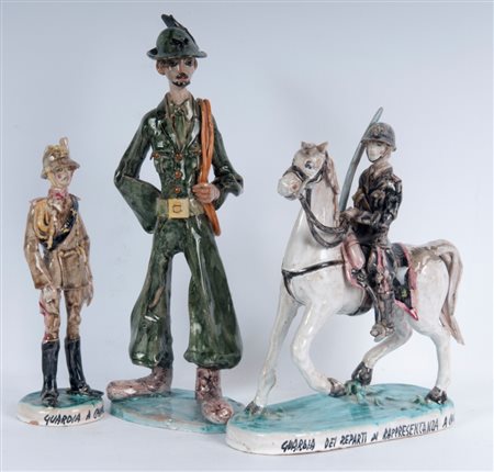  
Lotto di tre ceramiche policrome metà XX secolo
 30 x 11,5 x 9 cm; 21 x 6,5 cm; 24 x 19 x 8,5 cm