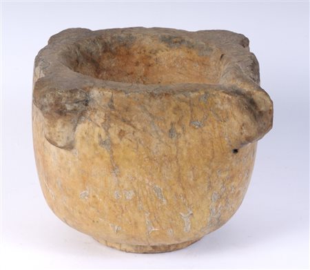  
Mortaio da spezieria in marmo giallo di Vicenza Italia, XVIII secolo
 16,5 X 19 cm