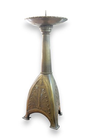  
Grande candeliere da terra in ottone inizi XX secolo
 117 x 51 cm