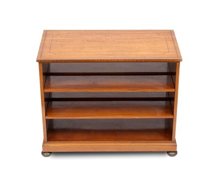  
Tavolino in satinwood Inghilterra, XX secolo
 Altezza x larghezza x profondità: 60 x 74 x 40 cm 