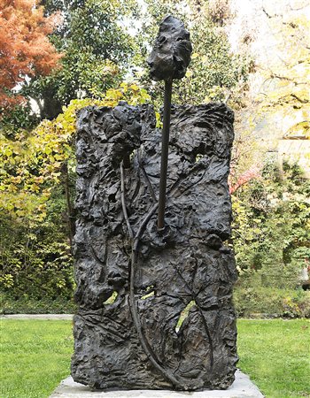 Giuseppe Spagnulo (Grottaglie 1936) - "Minotauro" 1985 ca. scultura in...