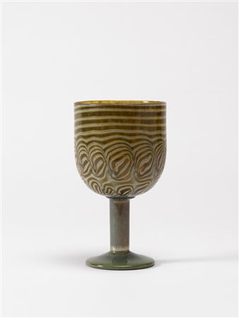 Oiva Toikka (1931) - Coppa in vetro soffiato a fasce ocra, bianche e blu,...