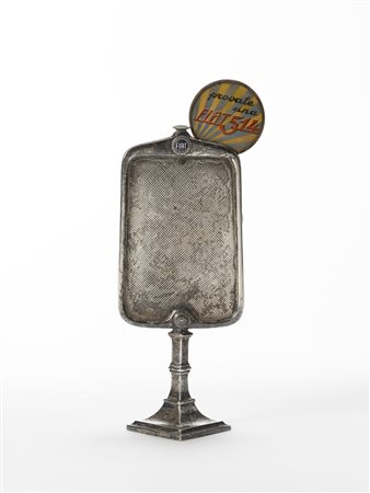 Scultura pubblicitaria per la Fiat 514 in metallo argentato simulante un...