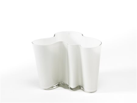 Alvar Aalto (1898 - 1976) - Vaso modello "3030", produzione Iittala,...